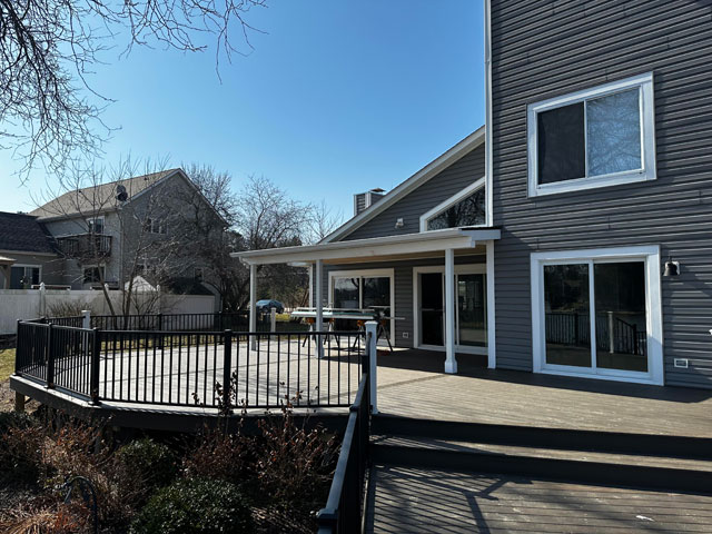 Deck with pergola